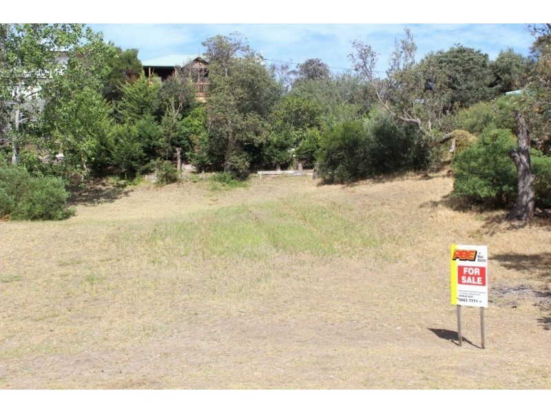 5 McMILLAN AVENUE, Venus Bay VIC 3956