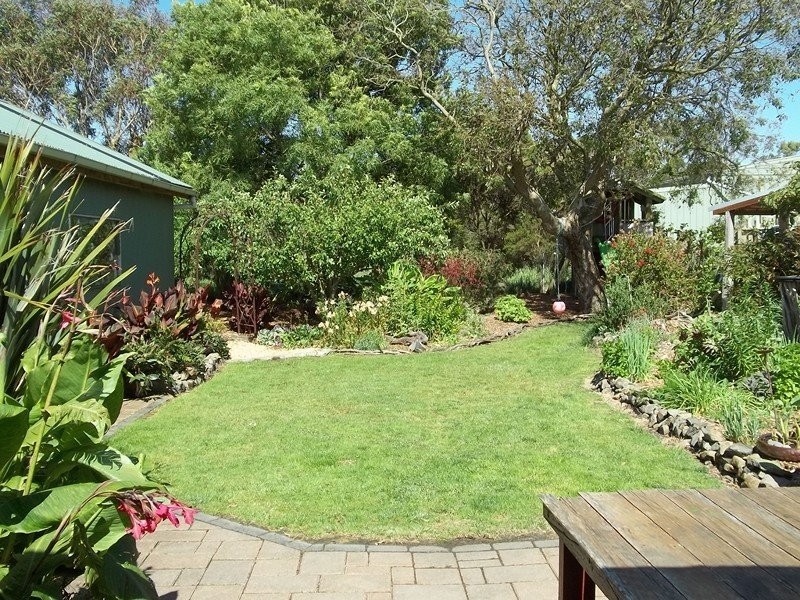 80 GREVILLIA STREET, Walkerville VIC 3956