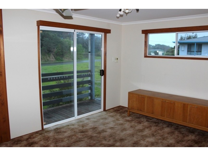 8 CONSTANCE CRESCENT, Venus Bay VIC 3956