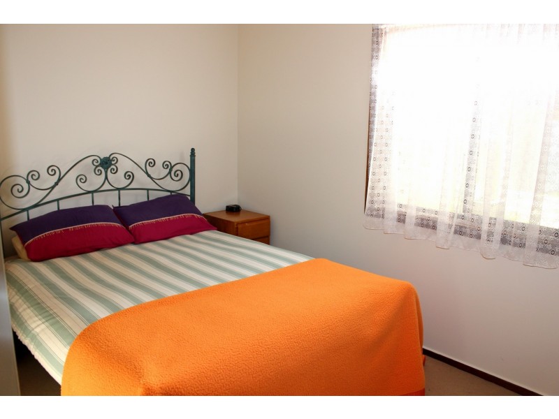 2-4 JENKINS STREET, Venus Bay VIC 3956