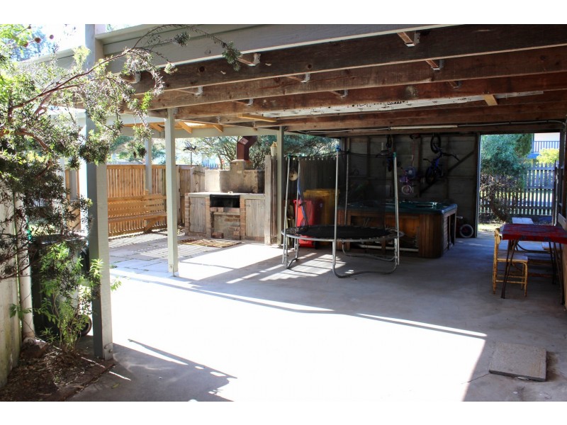 2-4 JENKINS STREET, Venus Bay VIC 3956