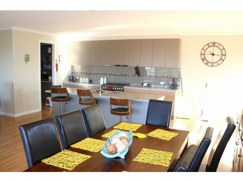 65 ACACIA ROAD, Walkerville VIC 3956