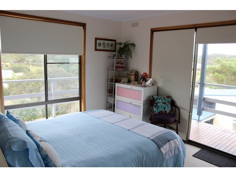 7 CONSTANCE CRES, Venus Bay VIC 3956