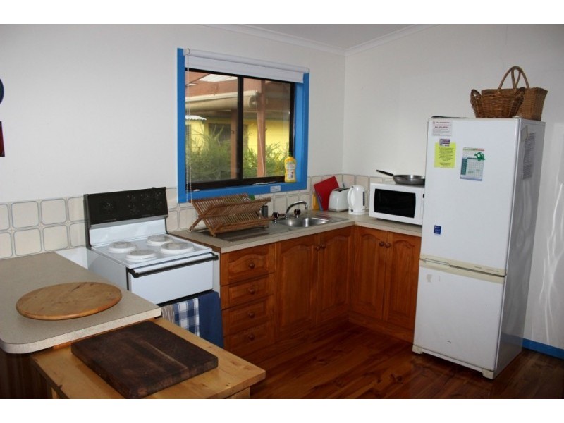 50 PANDORA AVE, Venus Bay VIC 3956