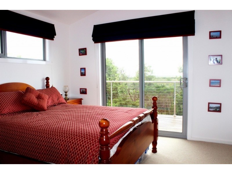 800 LEES ROAD, Venus Bay VIC 3956