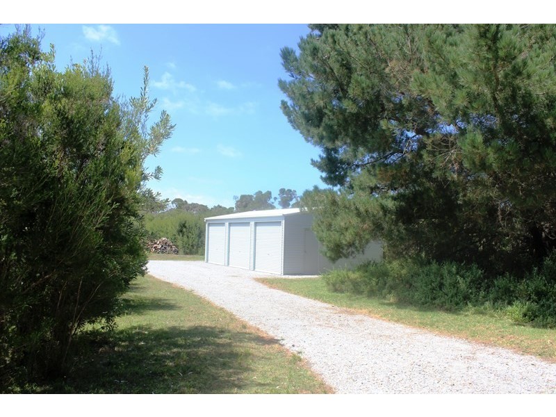 800 LEES ROAD, Venus Bay VIC 3956