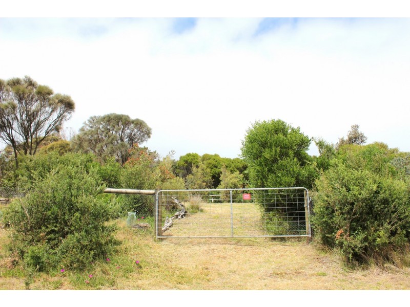 10 RITA COURT, Venus Bay VIC 3956