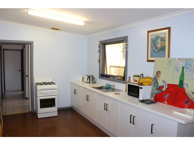 64 CANTERBURY ROAD, Venus Bay VIC 3956