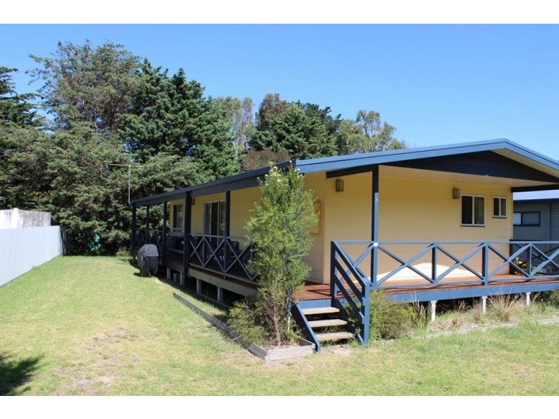 12 CRICHTON CRESCENT, Venus Bay VIC 3956