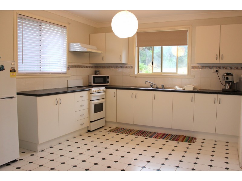 25 PANDORA AVENUE, Venus Bay VIC 3956