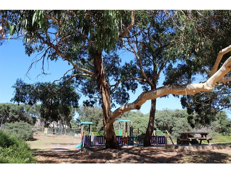 25 PANDORA AVENUE, Venus Bay VIC 3956