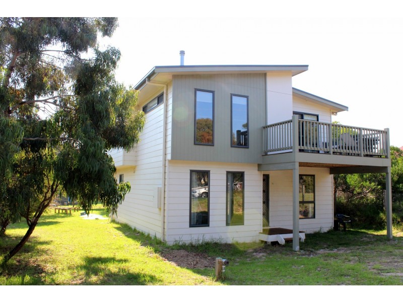 16 GRAHAM STREET, Venus Bay VIC 3956