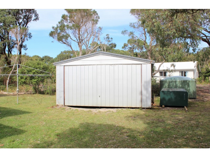 6 MACKINNON COURT, Walkerville VIC 3956