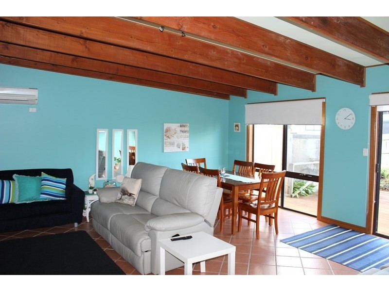 4 MERKANI AVENUE, Venus Bay VIC 3956