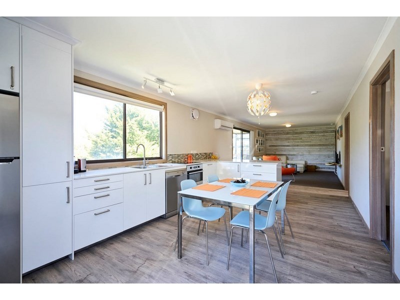 4 MCINDOE AVENUE, Venus Bay VIC 3956