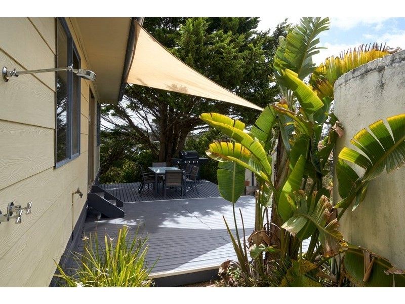 4 MCINDOE AVENUE, Venus Bay VIC 3956