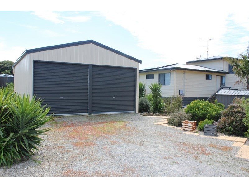 19 LEES ROAD, Venus Bay VIC 3956