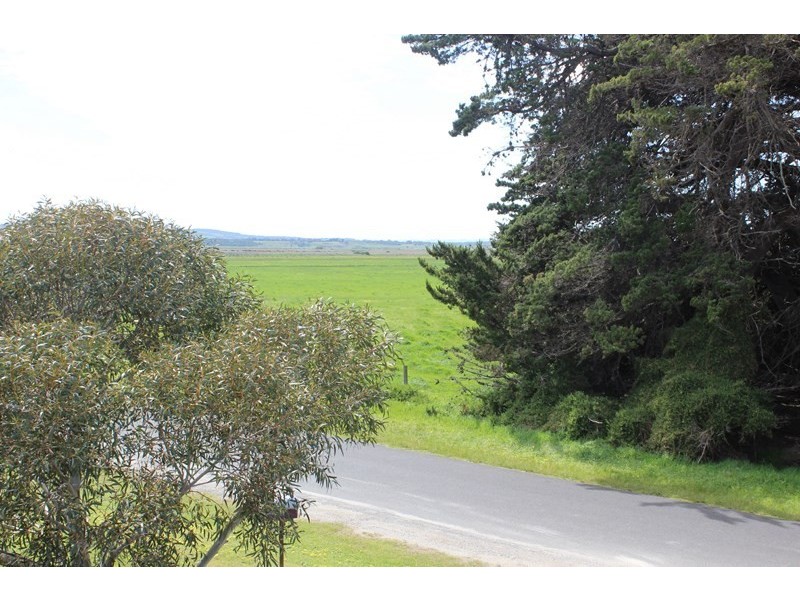 19 LEES ROAD, Venus Bay VIC 3956