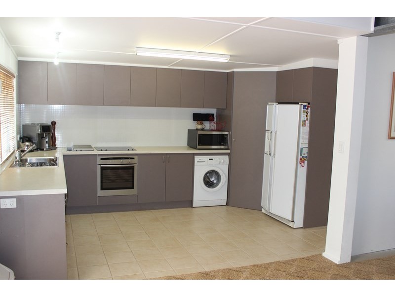 4 CONSTANCE CRESCENT, Venus Bay VIC 3956