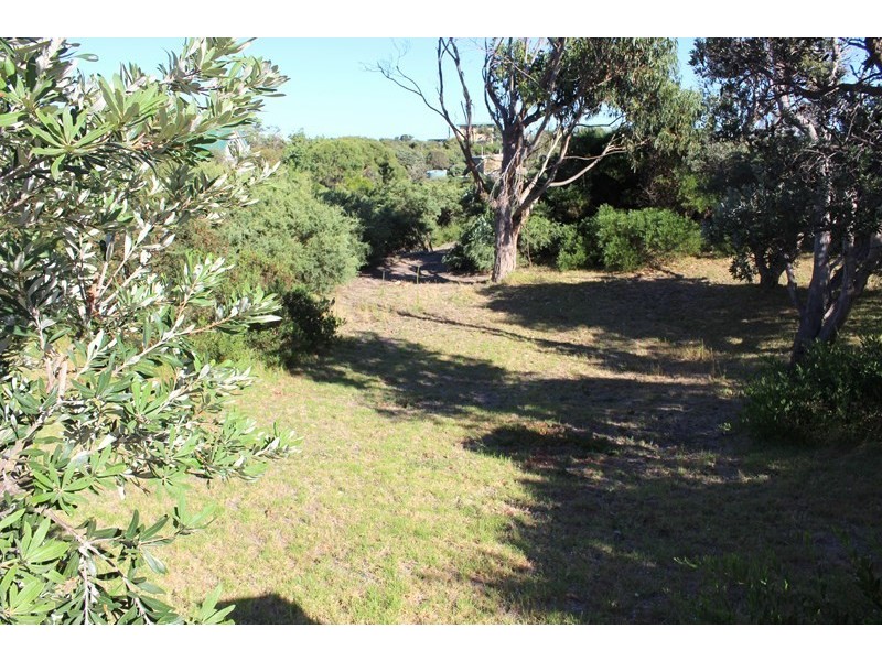 16 ATHERTON DRIVE, Venus Bay VIC 3956