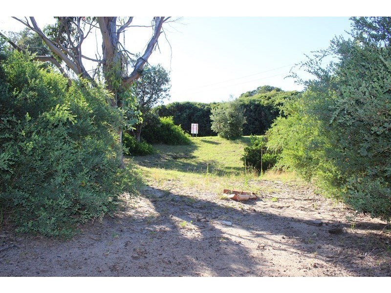 16 ATHERTON DRIVE, Venus Bay VIC 3956