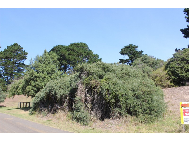 24. SATELLITE CRESCENT, Venus Bay VIC 3956