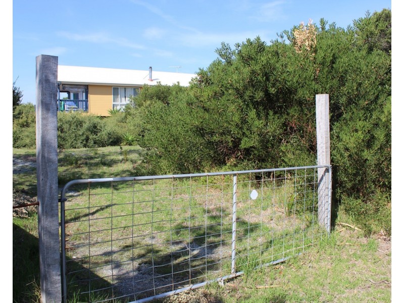 8 ATHERTON DRIVE, Venus Bay VIC 3956