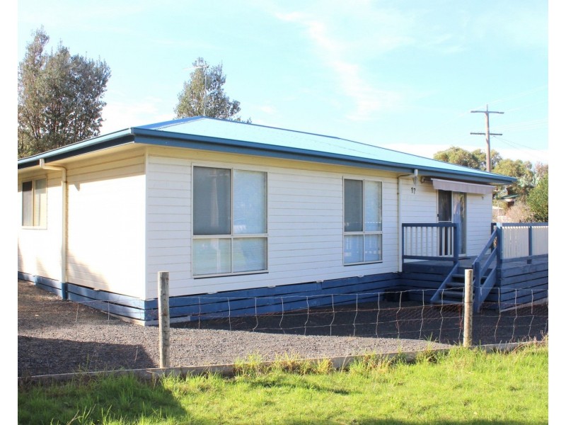 17 LOUIS ROAD, Venus Bay VIC 3956