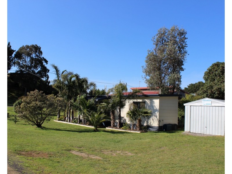 30 CRICHTON CRESCENT, Venus Bay VIC 3956
