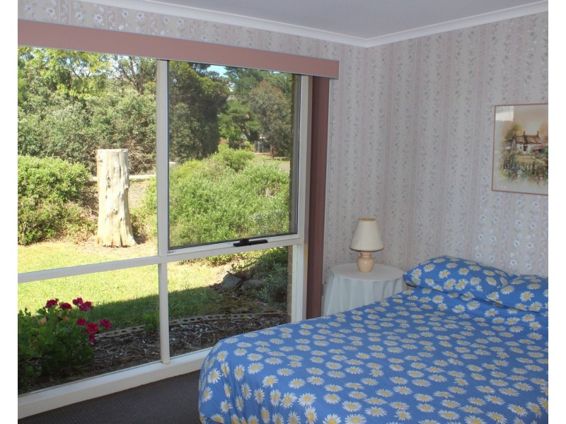 11 CONSTANCE CRESCENT, Venus Bay VIC 3956