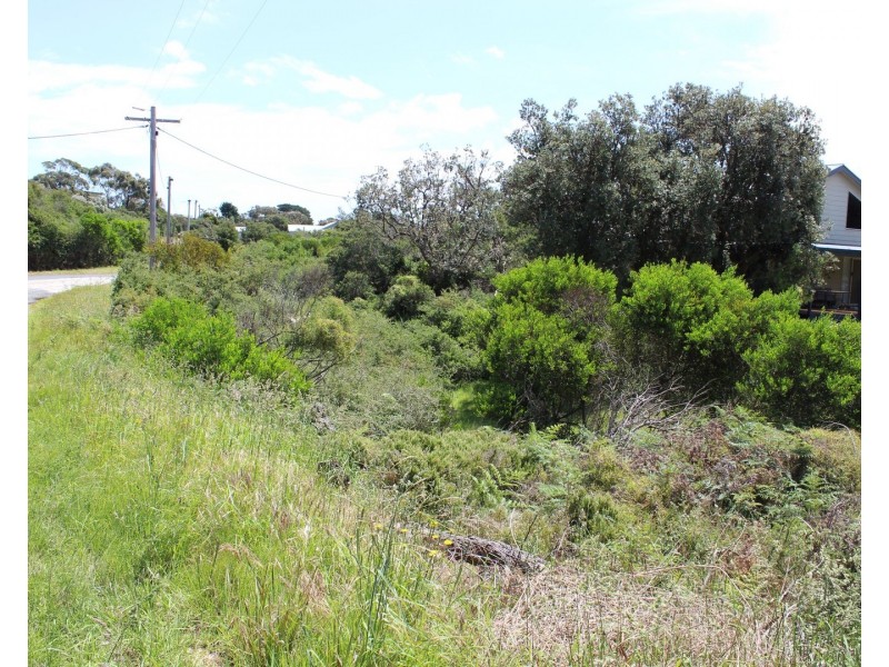2 CANTERBURY ROAD, Venus Bay VIC 3956