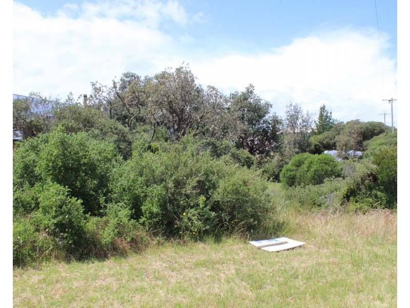 2 CANTERBURY ROAD, Venus Bay VIC 3956