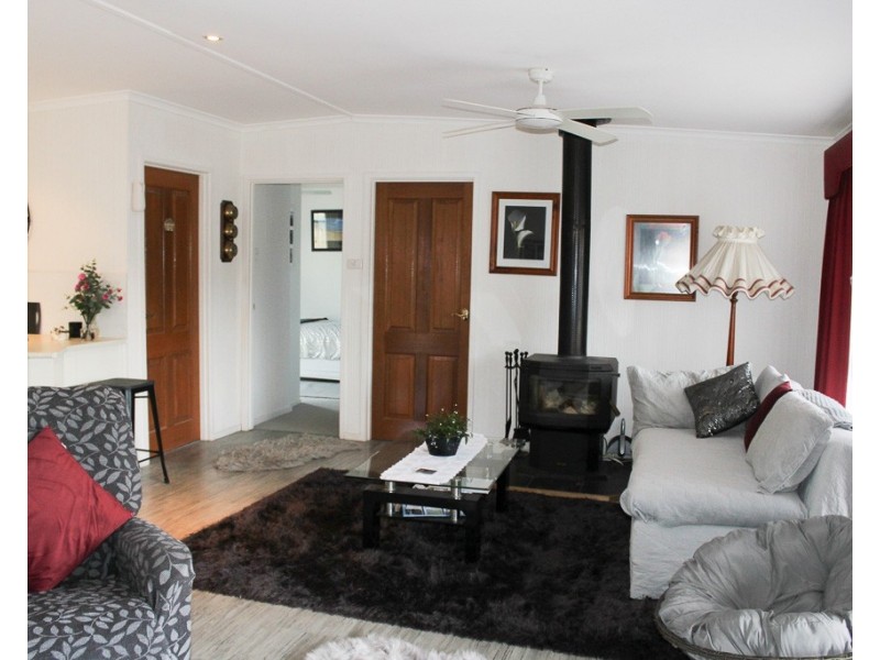 5 ALBERT AVENUE, Venus Bay VIC 3956