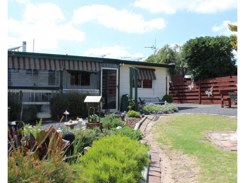 5 ALBERT AVENUE, Venus Bay VIC 3956