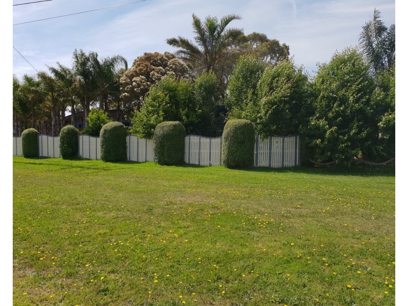 39 POWLETT STREET, Inverloch VIC 3996