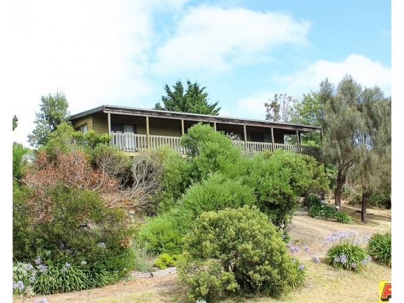 35-37 CRICHTON CRESCENT, Venus Bay VIC 3956