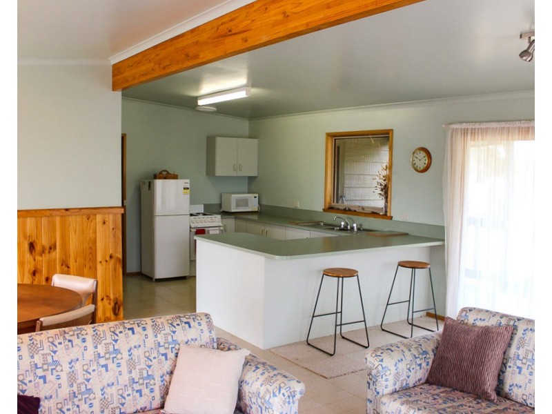 35-37 CRICHTON CRESCENT, Venus Bay VIC 3956