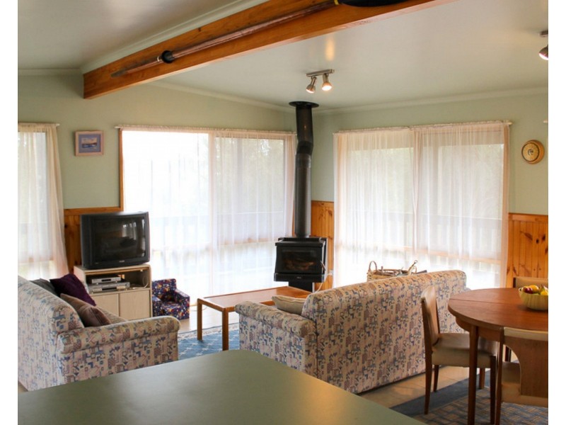 35-37 CRICHTON CRESCENT, Venus Bay VIC 3956