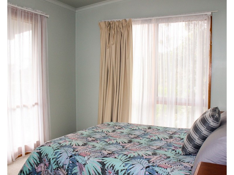 35-37 CRICHTON CRESCENT, Venus Bay VIC 3956