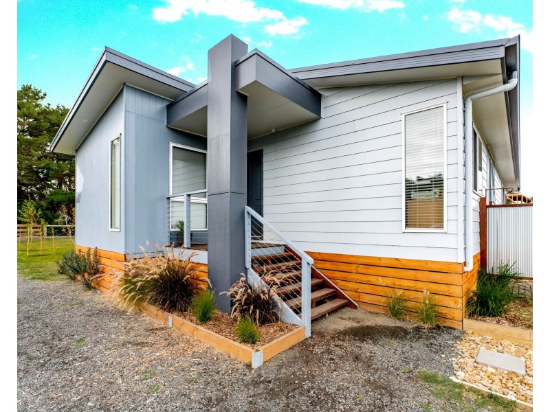 2 BURROWS WAY, Tarwin Lower VIC 3956