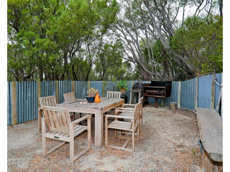 814 LEES ROAD, Venus Bay VIC 3956