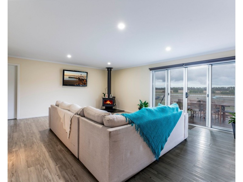 2 BURROWS WAY, Tarwin Lower VIC 3956