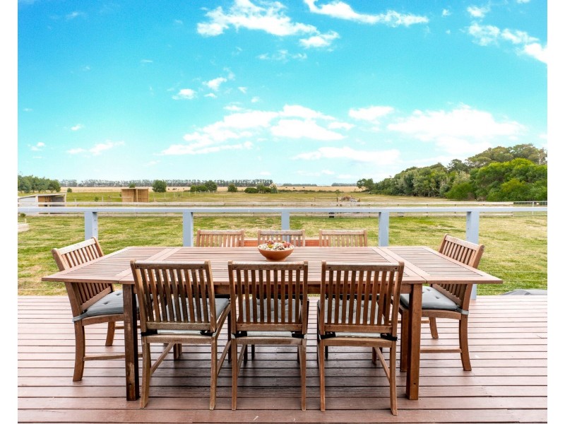 2 BURROWS WAY, Tarwin Lower VIC 3956