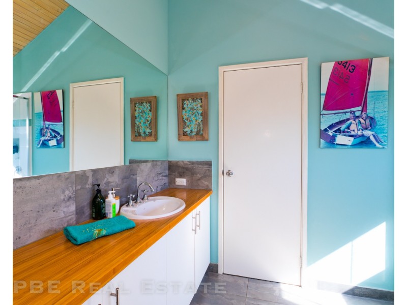 817 LEES ROAD, Venus Bay VIC 3956