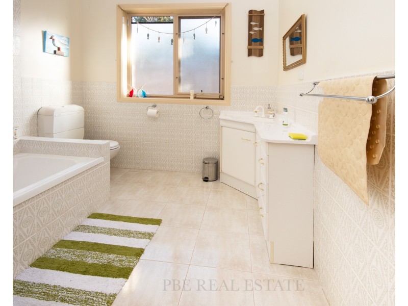 6 RENA COURT, Venus Bay VIC 3956