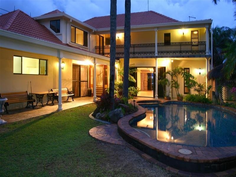 115 Commodore Drive, Surfers Paradise QLD 4217