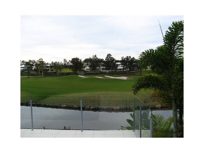 3009 Northview Parade, Benowa QLD 4217