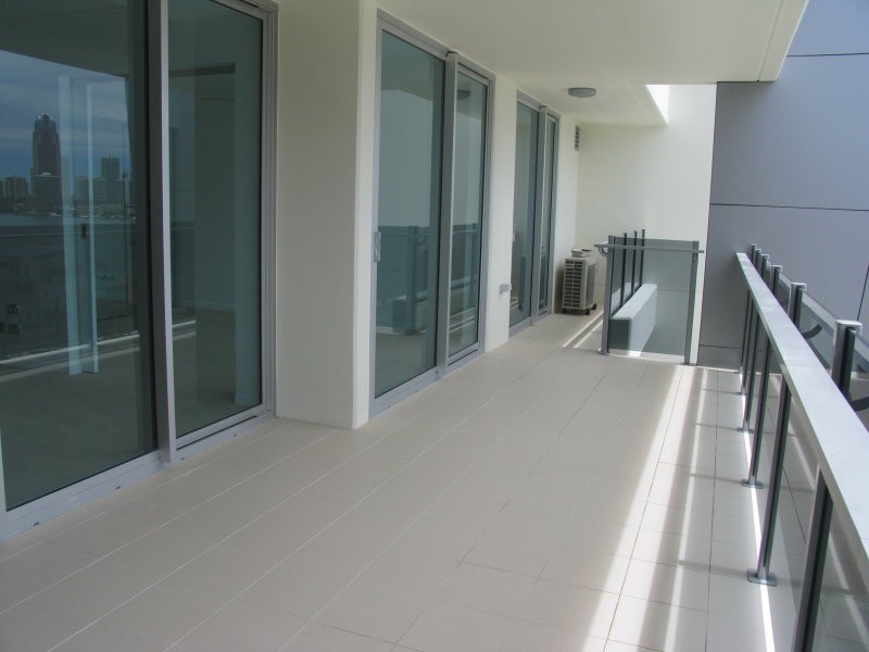 Chevron Island QLD 4217