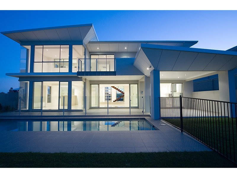 3021 The Boulevarde, Benowa QLD 4217