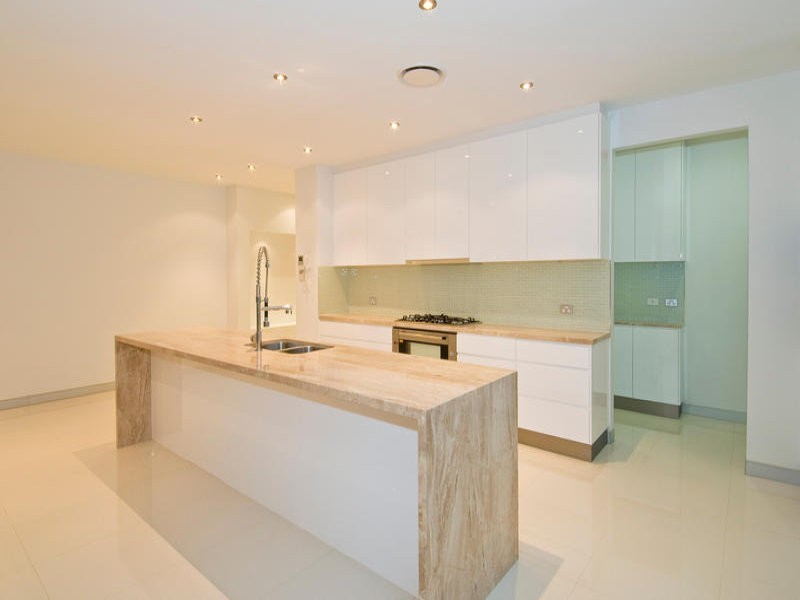 8006B Vista Drive, Benowa QLD 4217